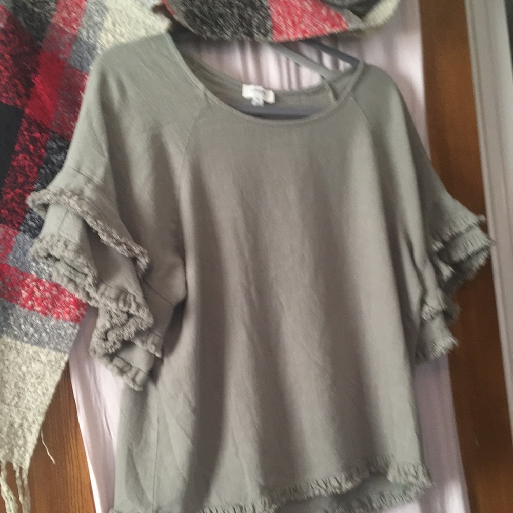 Women’s umgee medium shirt